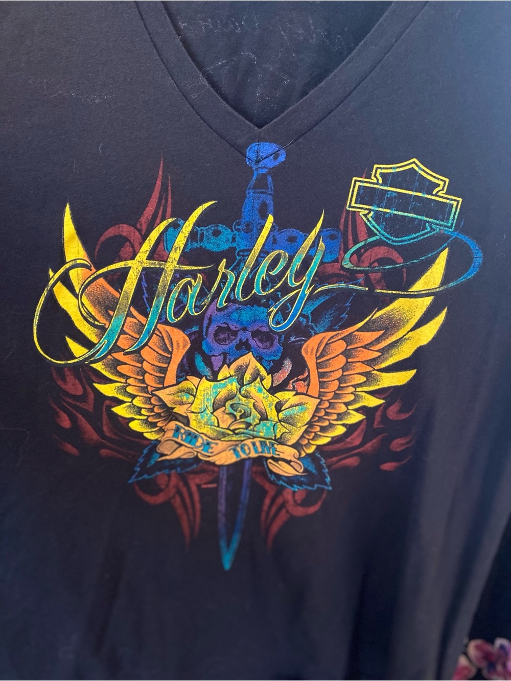 Harley-Davidson Black V-Neck Long Sleeve Tee with Multicolor Winged Emblem - Picture 4 of 5